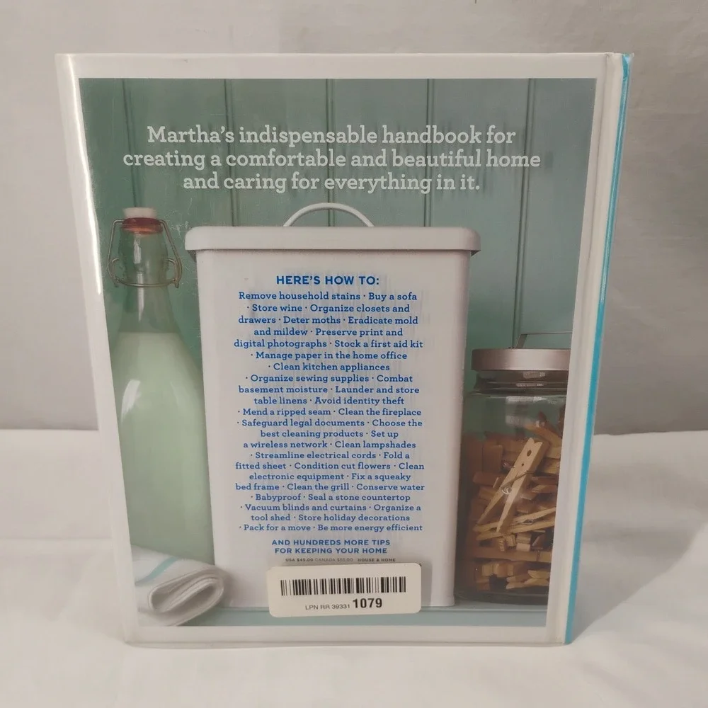Martha Stewart's Homekeeping Handbook Hard Cover 1st Edition Dust Jacket